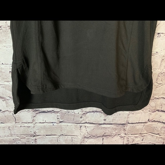 Just Be Free Black Athletic Tee - Picture 4 of 8